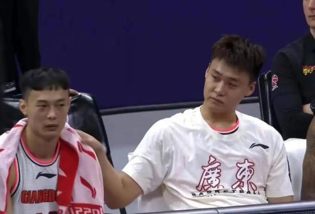 季前赛广东VS深圳回放,广东宏远的新打法,到底行不行? 季前赛广东VS深圳回放,广东宏远的新打法,到底行不行?